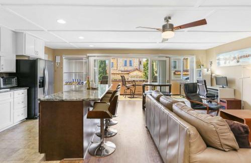 Balboa Island House | 128 Agate
