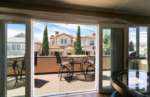 Balboa Island House | 128 Agate