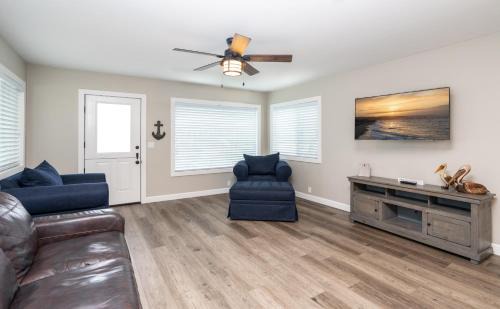 Balboa Island House | 129 Opal Ave A & B