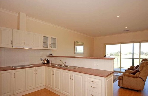Goolwa South House | 12A Billabong Rd - Contemporary holiday living opposite the golf course