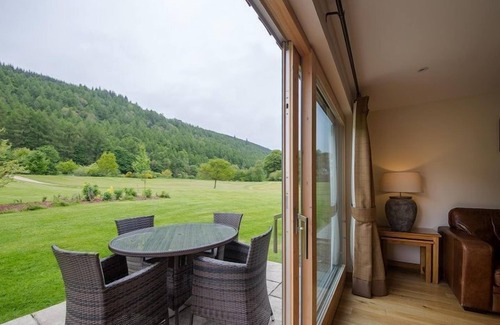 Kenmore Cottage | 12B Maxwells - sleeps 4 guests in 2 bedrooms