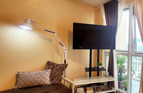 Pinagsama Apartment | 12e Spacious Cozy Suite at The Venice Mall with FREE Parking and Washing Machine