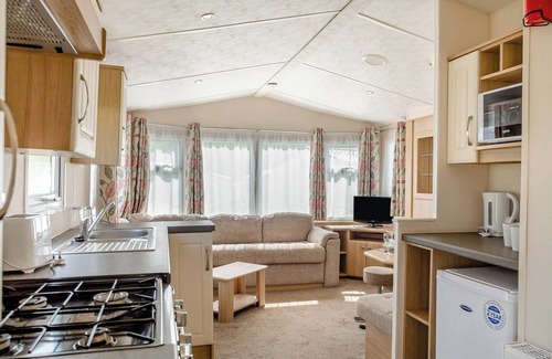 Bridport House | 12ft-wide luxury caravan with one double and one twin.