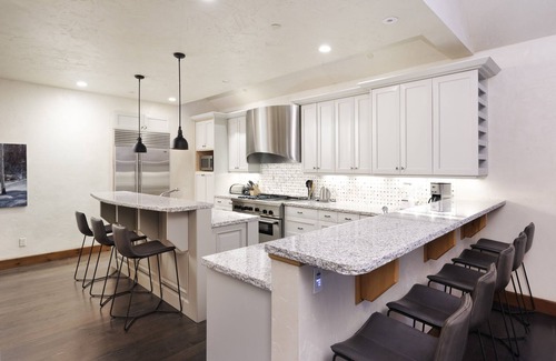 Aspen House | 12MM Aspen Residence -Walk to Town & Ski Slopes by Aspen Vacation Rentals™