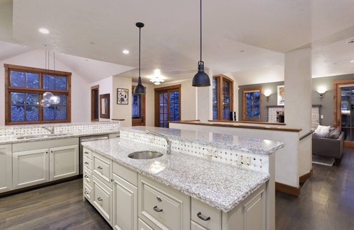 Aspen House | 12MM Aspen Residence -Walk to Town & Ski Slopes by Aspen Vacation Rentals™