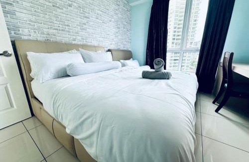 Downtown George Town Apartment | 12pax 3-Bedroom l Seaview l Georgetown l Gleneagles l Mansion One