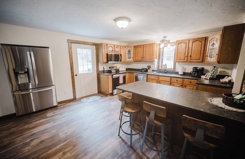 Sunday River Area House | 13 Beds, 17 Guests -Hot tub- 15 mins to Sunday River!