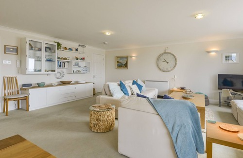 Bigbury-on-Sea Cottage | 13 BURGH ISLAND CAUSEWAY, family friendly in Bigbury-On-Sea