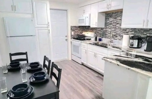 Highpoint Apartment | # 13 Clearwater airport home