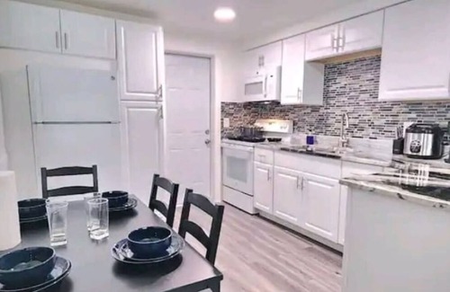 Highpoint Apartment | # 13 Clearwater airport home