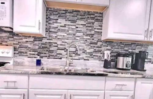 Highpoint Apartment | # 13 Clearwater airport home