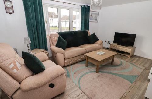 Scurlage House | 13 Gower Holiday Village
