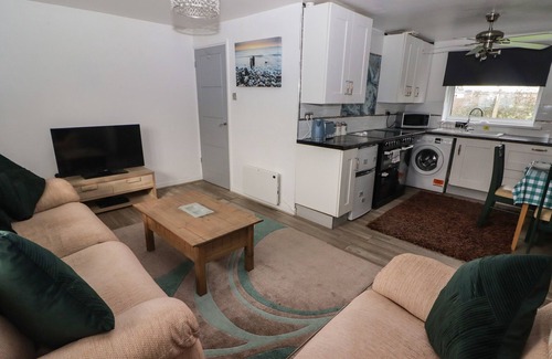 Scurlage Cottage | 13 Gower Holiday Village
