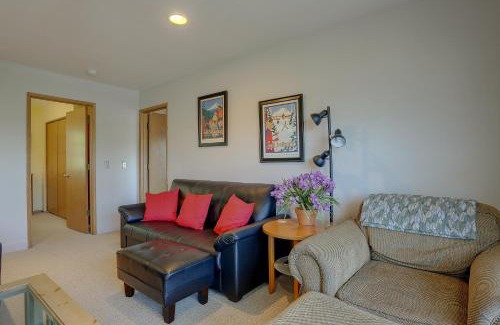 Hood River Apartment | 13 Lodge Close to Golfing and Biking