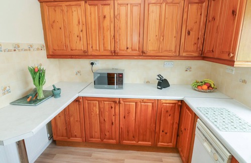 Kilgetty Cottage | 13 Lyndhurst Avenue