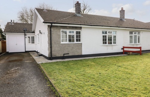 Kilgetty Cottage | 13 Lyndhurst Avenue