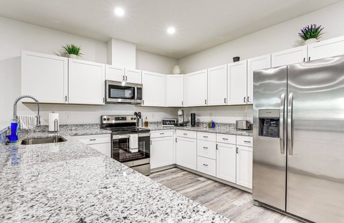 Memphis Condo | 13 Mi to Beaches: Pet-Friendly Condo in Palmetto!