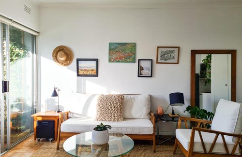 Three Anchor Bay Apartment | 13 Middelhof