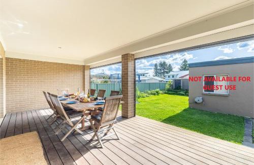 Anna Bay House | 13 Morna Point Rd pet friendly boat parking house on one level