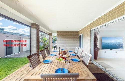 Anna Bay House | 13 Morna Point Rd pet friendly boat parking house on one level