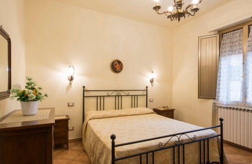 Orentano House | 130 m² House ∙ 4 bedrooms ∙ 8 guests
