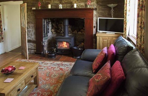 Clun Cottage | 130 m² Cottage ∙ 3 bedrooms ∙ 5 guests