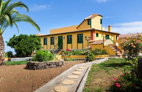 Montijos House | 130 m² House ∙ 2 bedrooms ∙ 4 guests