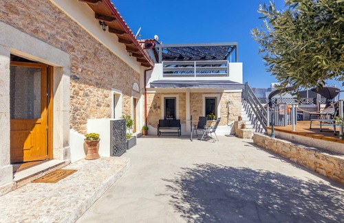 Thrapsano House | 130 m² House ∙ 5 bedrooms ∙ 6 guests