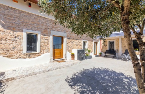 Thrapsano House | 130 m² House ∙ 5 bedrooms ∙ 6 guests