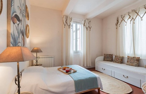 Aigues-Mortes Medieval City House | 130 m² House ∙ 1 bedroom ∙ 6 guests