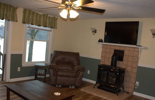 Monmouth House | 130' Of Waterfront On Lake Cobbosseecontee
