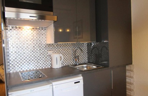 Bergers Apartment | 130m from ski slopes, 1st floor, swimming pool, sauna, balcony, tv, ski locker, 40m², Alpe d'Huez