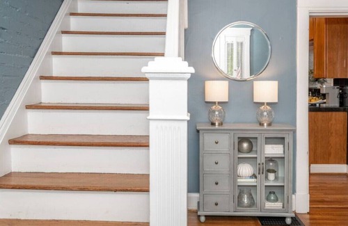 Hyde Park House | 1320 Duncan Ave · Hyde Park Hideaway