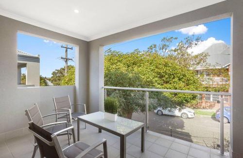 North Perth Apartment | 134 North Perth Nest For 4 Parking