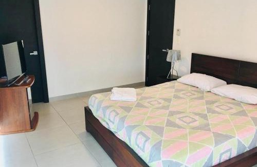 Simon Bolivar House | 1340 Quo Habitación en Lujoso Departamento a 1 minuto del Aeropuerto