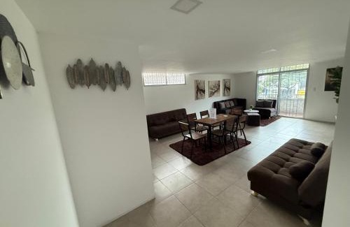 Miraflores House | 135A1 Suite en el Edificio de BolonCity Urdesa