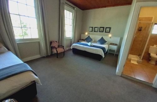 Grahamstown House | 137 High Street Guest House