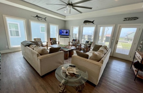 Crystal Beach House | 137 m² House ∙ 3 bedrooms ∙ 12 guests