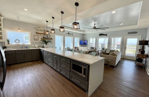 Crystal Beach House | 137 m² House ∙ 3 bedrooms ∙ 12 guests