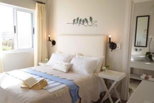 Sandbaai House | 138 Marine Beachfront Guesthouse