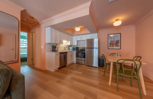 Bay Esplanade Apartment | 138 · ☀Pool✔ Kitchen✔ Beach✔ Self Checkin✔ Free Parking✔
