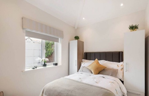 Mortlake House | 138KGH II · Beautiful West London Holiday Home II