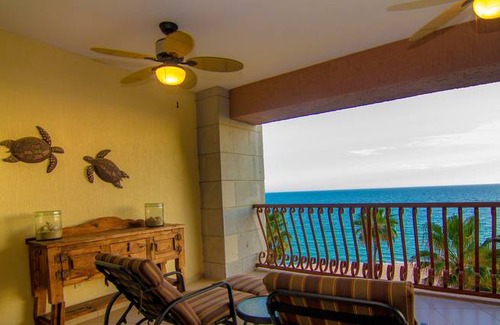 Sandy Beach Condo | 139 m² Condo ∙ 2 bedrooms ∙ 6 guests