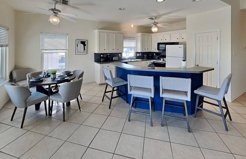Acapulco Village House | 139 m² House ∙ 4 bedrooms ∙ 10 guests