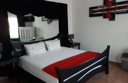 Ekurhuleni House | 13th Avenue Guesthouse Benoni