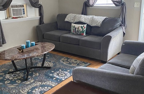 Kilsyth Apartment | 14 A North Grimmett Avenue.