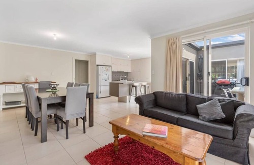 Goolwa South House | 14 Colman Rd - Modern Holiday Home close to the River and Golf Course!
