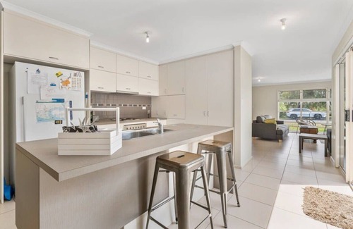 Goolwa South House | 14 Colman Rd - Modern Holiday Home close to the River and Golf Course!