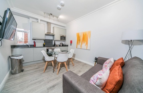 Reading Apartment | 14 Helena House Lux Apartment