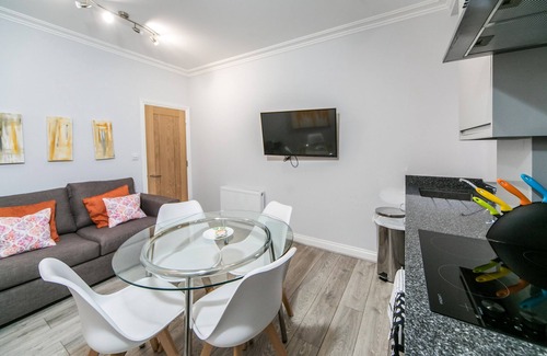 Reading Apartment | 14 Helena House Lux Apartment